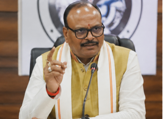 ब्रजेश पाठक का अखिलेश यादव पर पलटवार , बोले- अलीगंज हादसे पर राजनीति न करें