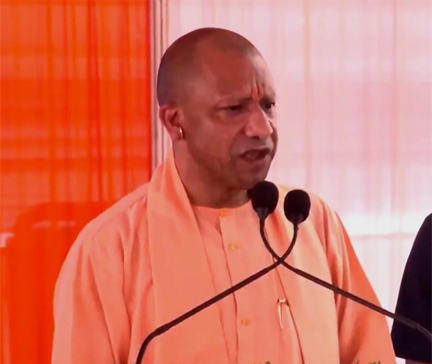 सीएम योगी का विपक्ष पर तीखा हमला, बोले- ‘कांग्रेस, सपा और बसपा अंधेरे में रहने के आदी थे’
