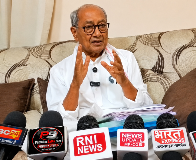 RSS-VHP पर ये क्या बोल गए दिग्विजय सिंह? PM मोदी पर भी साधा निशाना