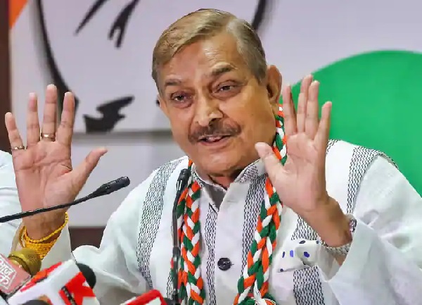प्रमोद तिवारी ने सर्कार की आर्थिक नीतियों और अभिव्यक्ति की स्वतंत्रता पर उठाए सवाल