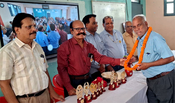 अमरनाथ यात्रा से लौटे श्रद्धालुओं का सम्मान