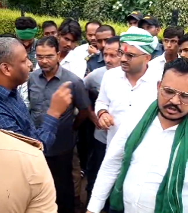 बाराबंकी अमरून फूड बूचड़खाना विवाद
